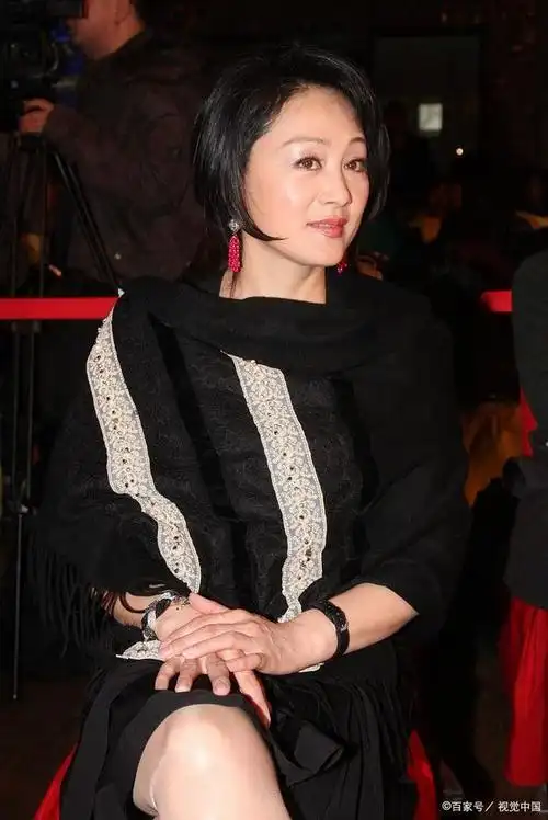 著名影后王姬与初恋低调恩爱30年唯独儿子成了她一辈子的痛
