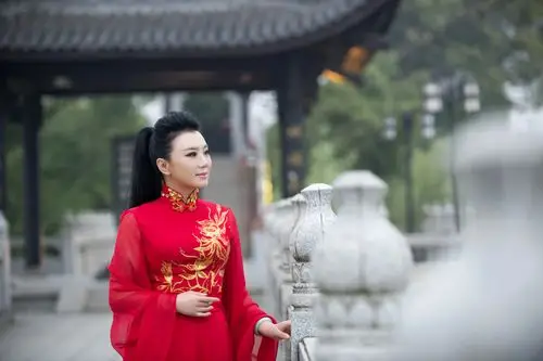 女中音刘子琪唱响 中国好人