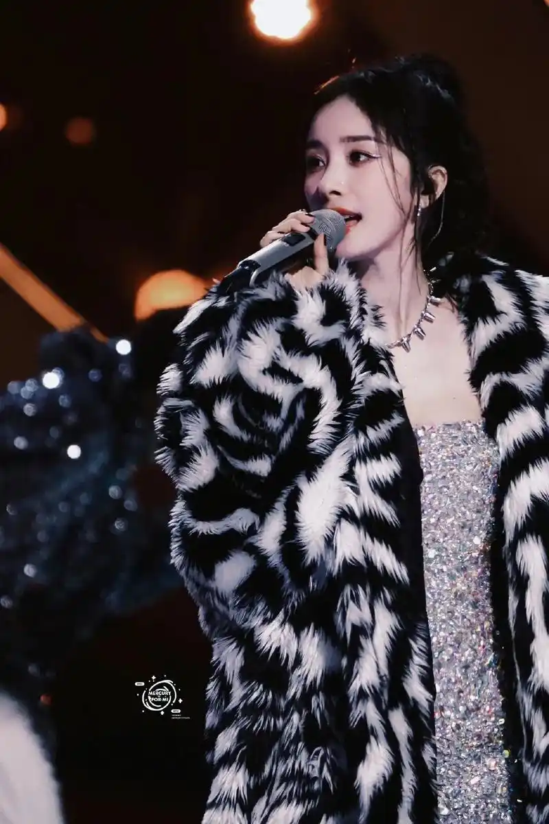 我未曾谋面的爱人 新年快乐#杨幂 #湖南卫视跨年晚会 #青漓 - 抖音