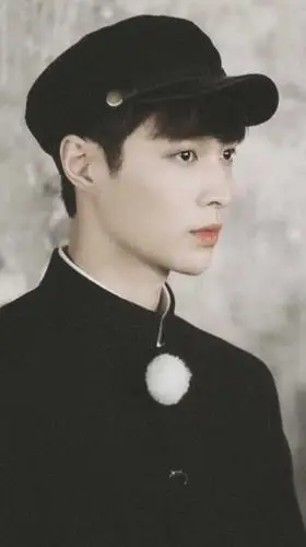 张艺兴军装,拿图@一下