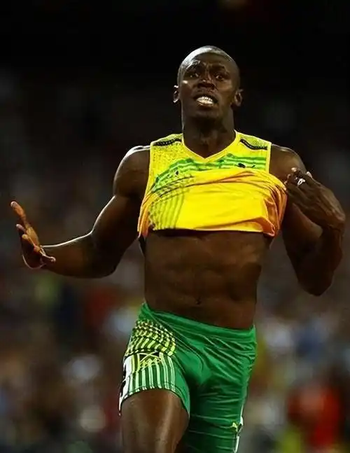 百米飞人博尔特现状:退役6年生3个孩子,每年400万美元领一辈子