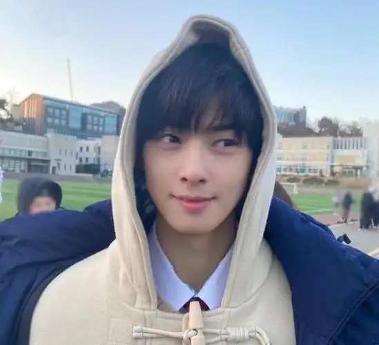 车银优透漏理想型自嘲贪心鬼高中破戒谈恋爱幼稚园主动献吻