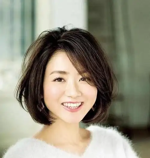 中年阿姨常见的3种"大妈发型",显老土气,偏偏很多妈妈喜欢留