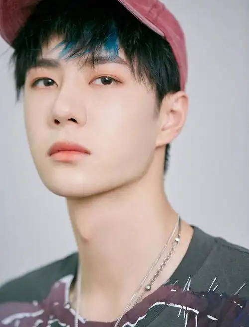 王一博发色小合集帅哥就是要染发盐甜酷都有了