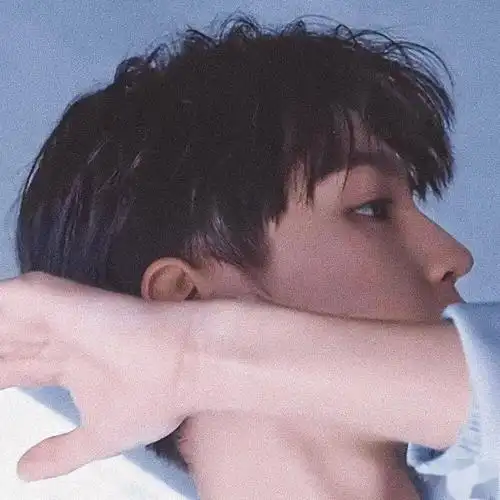 王俊凯令人胎动的头像小螃蟹们快疯狂保存