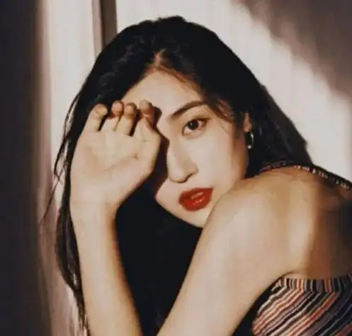 港味复古怀旧头像女 经典怀旧风女生头像_布阁拉