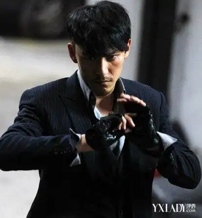 张震赤道发型百变 眼神冷冽霸气外露