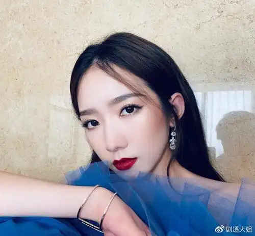 孟美岐素颜出镜录vlog离开百万修图师后这颜值我没眼花吧