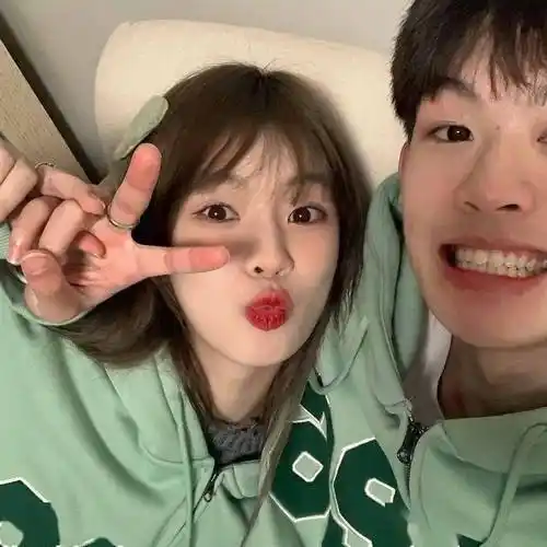 情头| ins小众好看情侣头像双人高清_月亮_所幸_星星