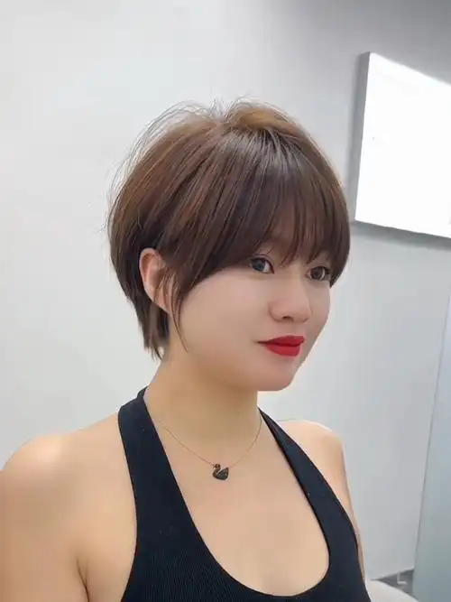 0969气质发型女生短发发型推荐超a减龄蓬松层女生减龄短发发型