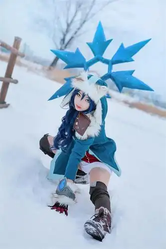 韩国妹子雪地cos冰雪节轮子妈