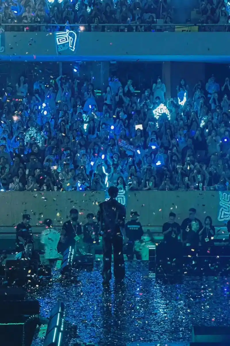 从此以后你不在是一个人#王俊凯 #反正路也要一个人走 #蓝海 - 抖音