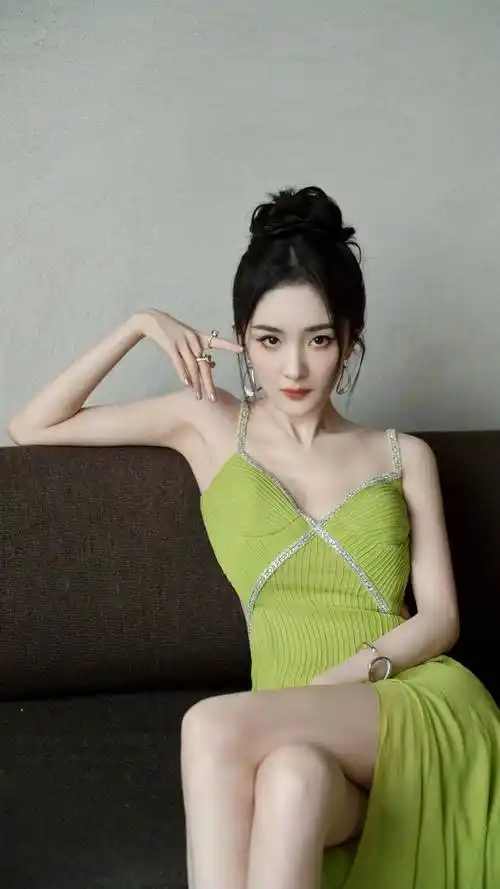 【杨幂】夏日雅绿,清新婉丽.明星唯美性感写真壁纸_绿色_魅力_色彩