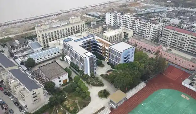 实景鸟俯图瑞安市马鞍山实验小学南滨江校区为原瑞安市第五中学校舍