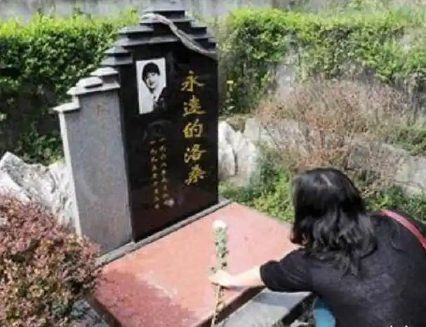 那些回不去的春晚现场(一):赵忠祥,李咏,李文华,马季已去世_观众_舞台