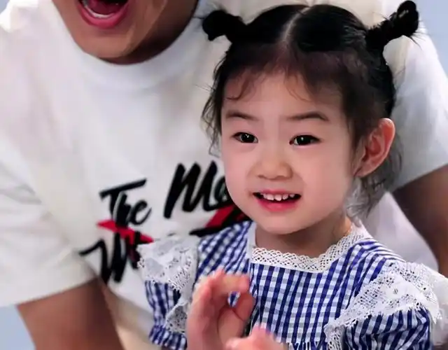 戚薇李承铉女儿lucky谐音李love戚不算什么曾用名才是一绝