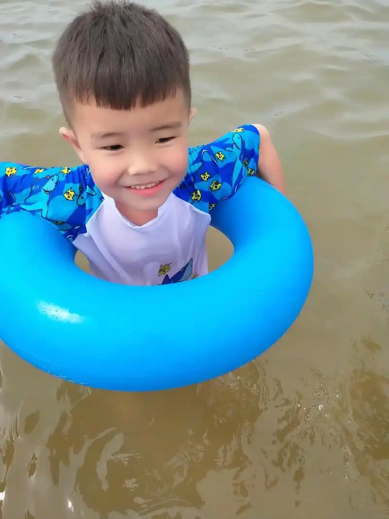 就是听这个歌好听发个老照片老大说了等可乐四岁了还想去海边玩因为他