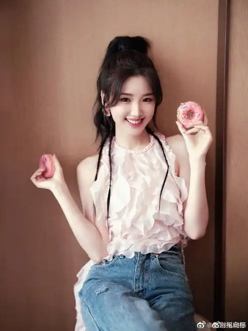 甜一下#你永远可以相信漂亮姐姐毛晓彤,而且我觉得即使只有几张照片