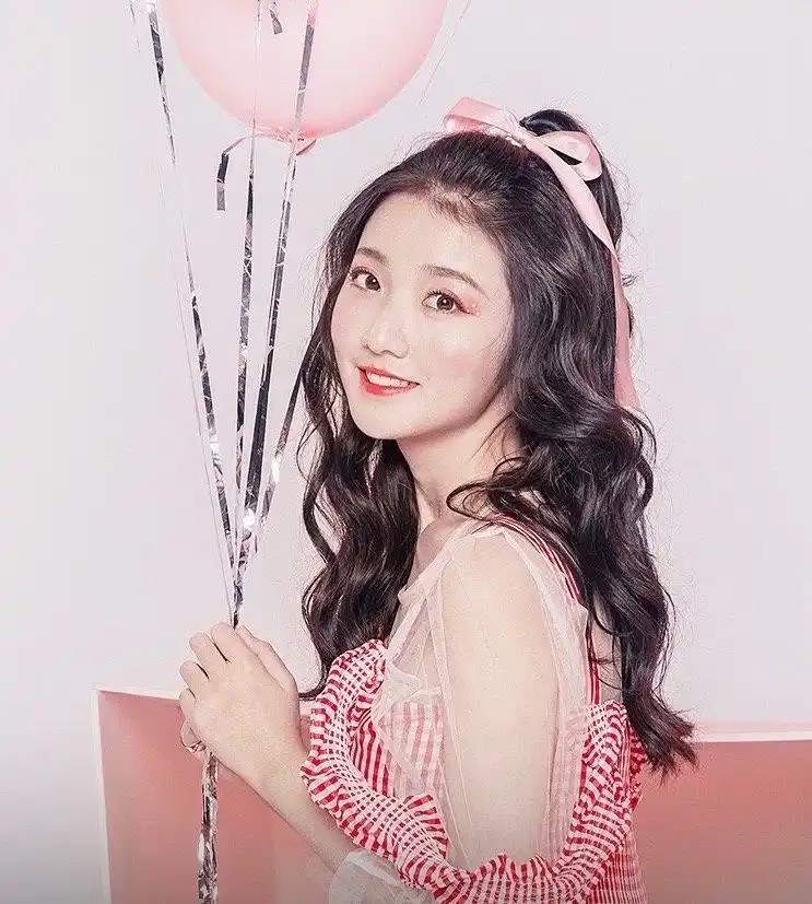 酷狗直播原创才女红格格再发力,新歌mv绝美造型震撼登场