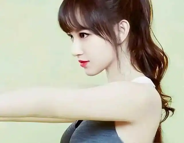 娜扎才是大号水蜜桃程潇好身材兜不住穿得多大胆就有多性感