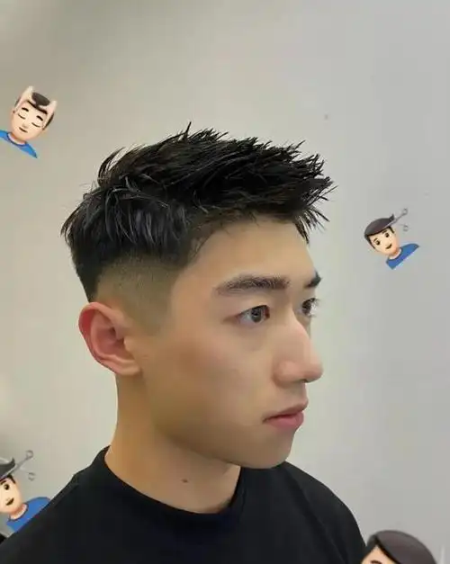 不烫不染的微胖男生发型(秋冬精选男生发型)(25)