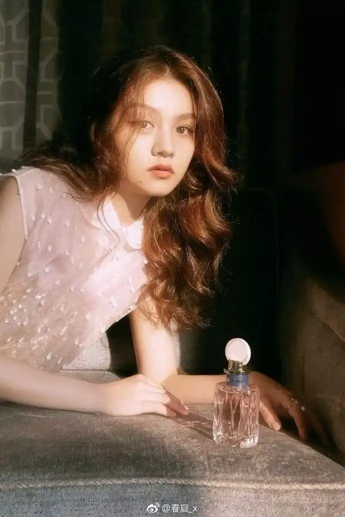 女明星们晒素颜,这次要pick非典型少女春夏