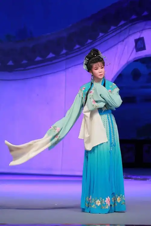 黄梅戏女驸马舞台剧照