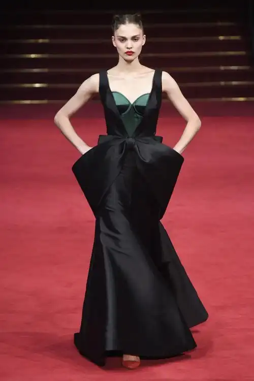 alexis mabille(艾历克西斯·马毕)于巴黎高定时装周发布2018春夏高定