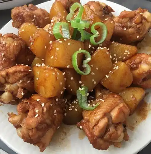 土豆炖鸡腿的做法