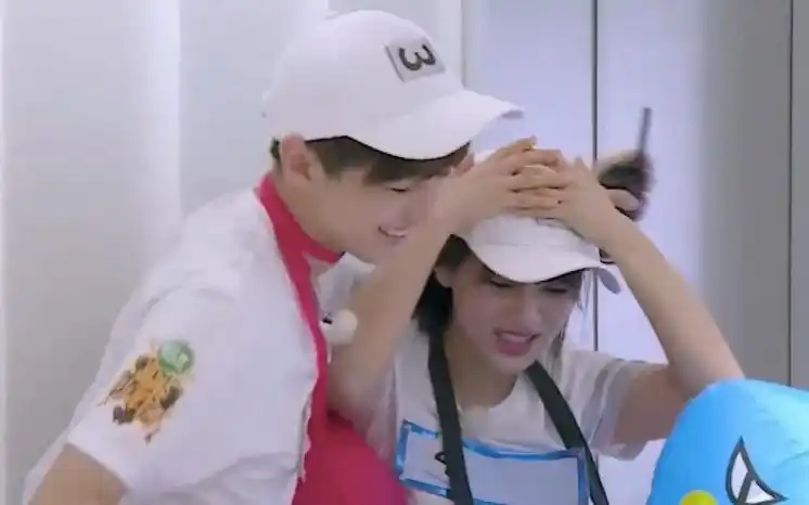 王俊凯x杨紫恋爱循环梳头姐弟混剪cp向不喜勿入