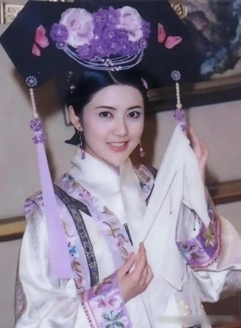 "肖战粉丝"韩瑜真的好美!古装造型让人喜欢极了,长得又有点像高圆圆