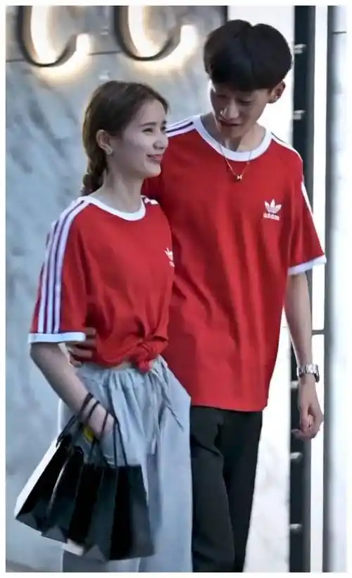 最甜情侣你一米八我一米五只要我这样穿就完美够酸