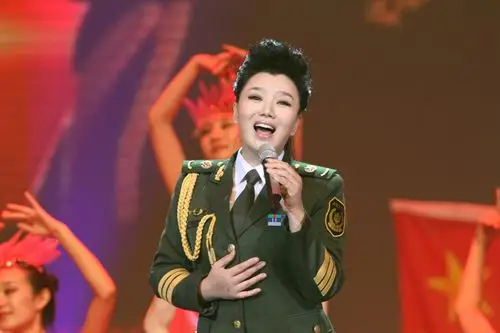 p>刘子琪,著名军旅歌唱家,中国武警总部政治部文工团青年歌唱家.