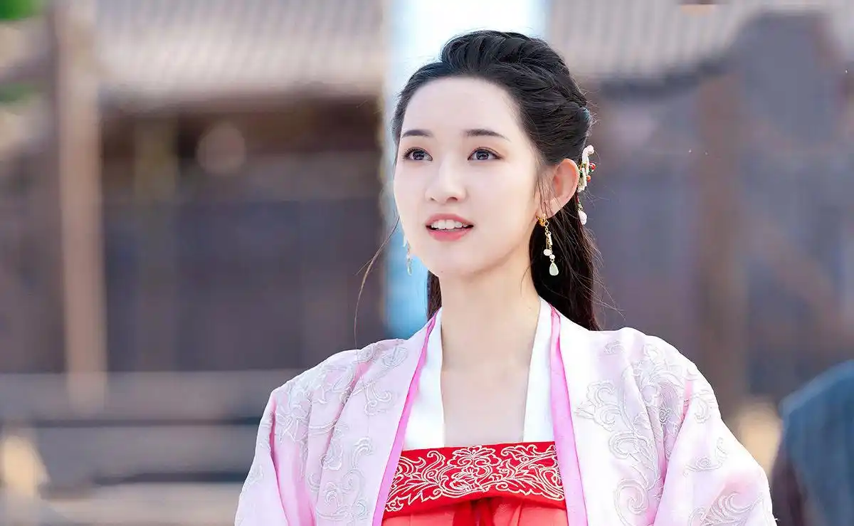 王玉雯新剧《长安少年行》,女扮男装演绎厨娘,目前正后期剪辑