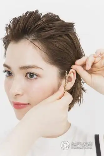 短发也要变时尚 露出额头是首要 - 西西里约 - 西西里约的博客