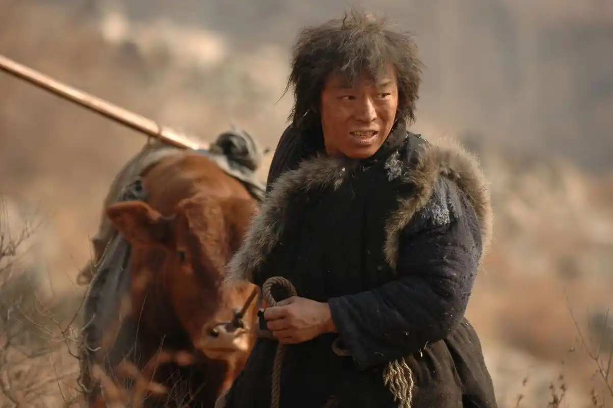 曹可凡问黄渤:"很多人说黄渤属于三无产品,无美貌,无肌肉,无身高,你