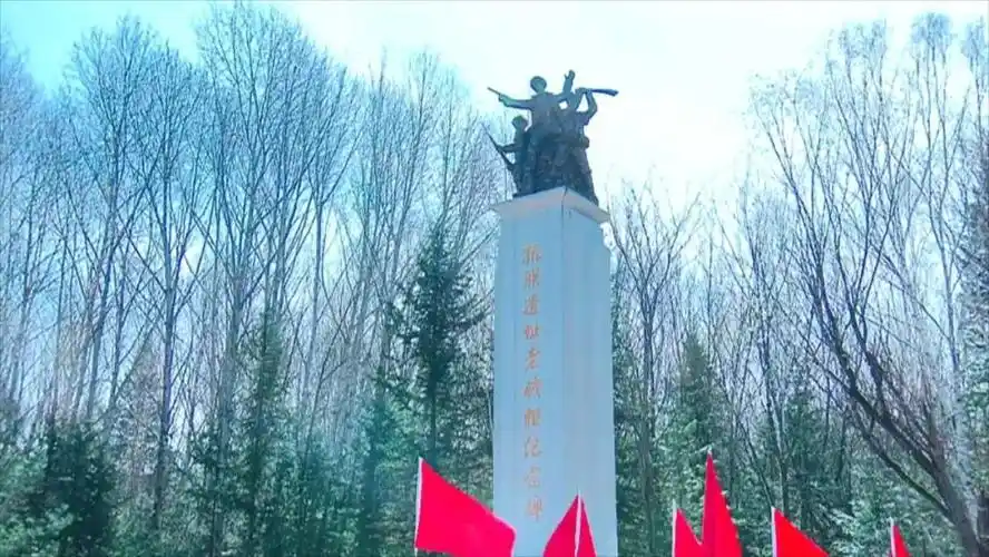 在伊春市友好区上甘岭抗联遗址老钱柜,1936年这里驻扎着7名日军和100