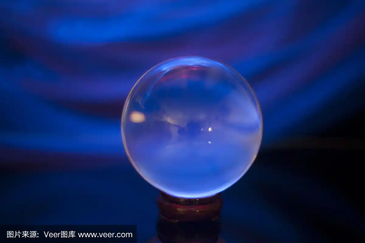 深蓝色水晶球