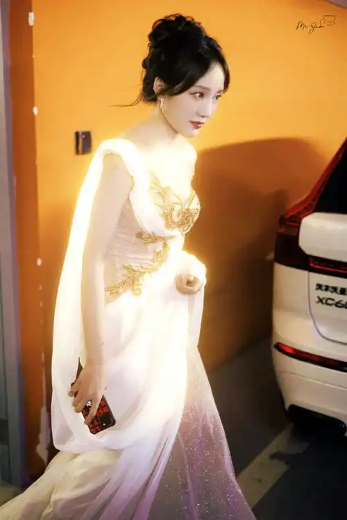 孟佳出道十四周年快乐##中免日上美无止境