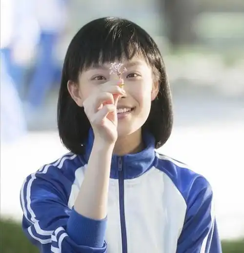 倪妮在张艺谋电影《金陵十三钗》中出演女主角,一朝成名天下知