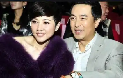 《猎场》时被传出绯闻,颜丙燕坦言:"张嘉译是个很理想的老公,但人家