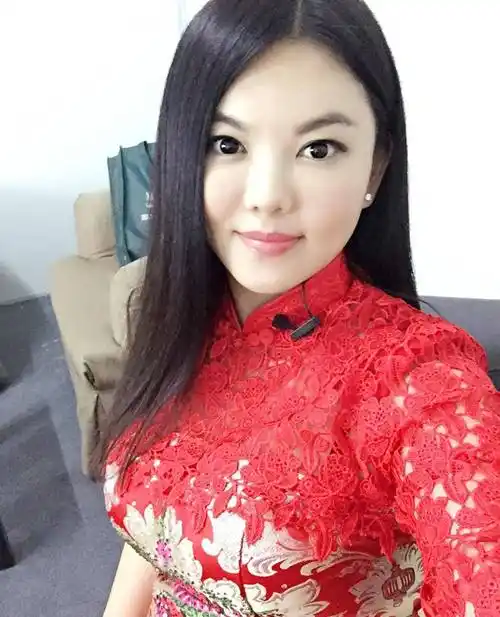 北京时间11月11日中午,著名主持人李湘传来最新消息!_中国_李响_李想