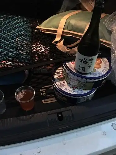 我在外面一个人喝酒 好冷呀?