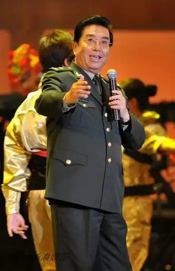 图文金曲盛典李双江一身军装