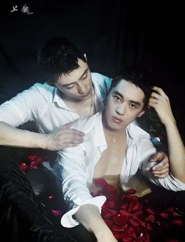 图黄景瑜被何炅潜规则揭秘上瘾两位主角的身份