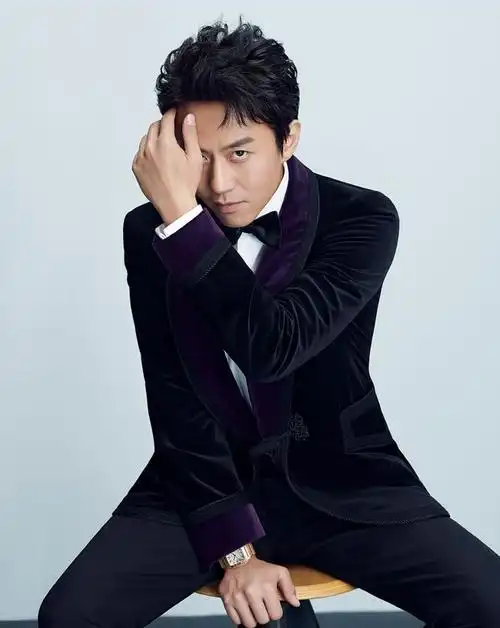 逗比邓超童年照五官精致呆萌可爱帅气十足真正的从小帅到大