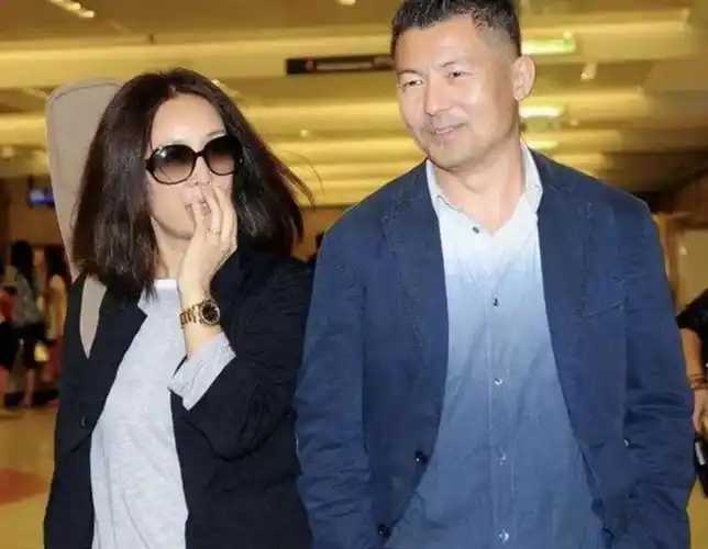 还记得那英的女儿苹果吗和妈妈一样高了