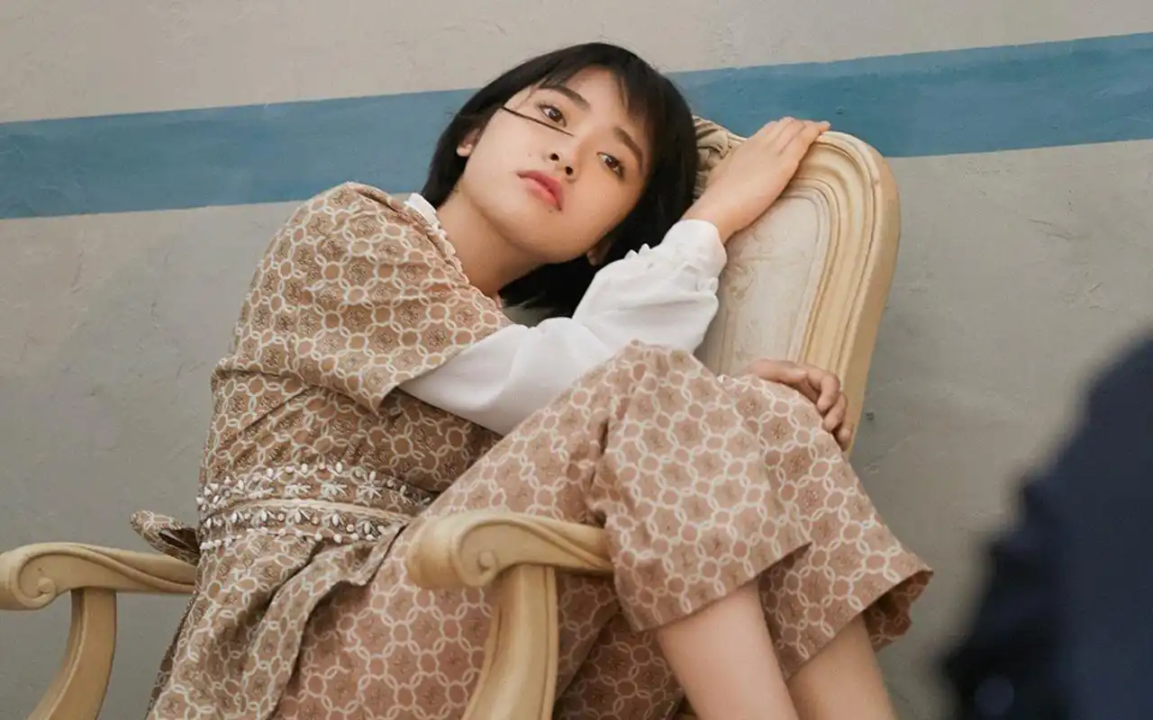 沈月清新文艺写真图片桌面壁纸