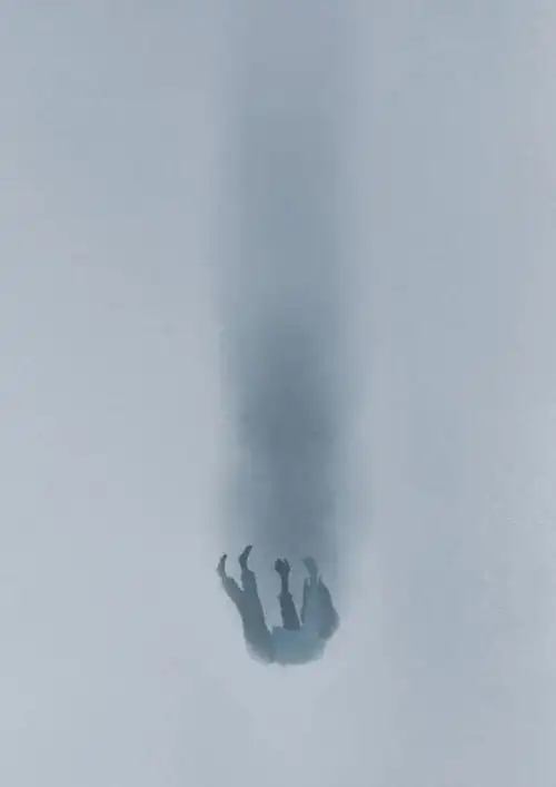 他将孤独形象化了独特的绘画风格让人感到绝望和压抑