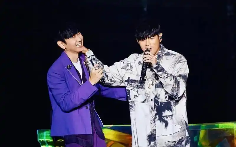 全场尖叫! | 林俊杰周杰伦梦幻联动